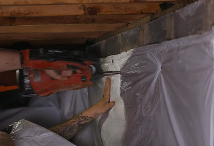 Mold containment crawl space Gainesville